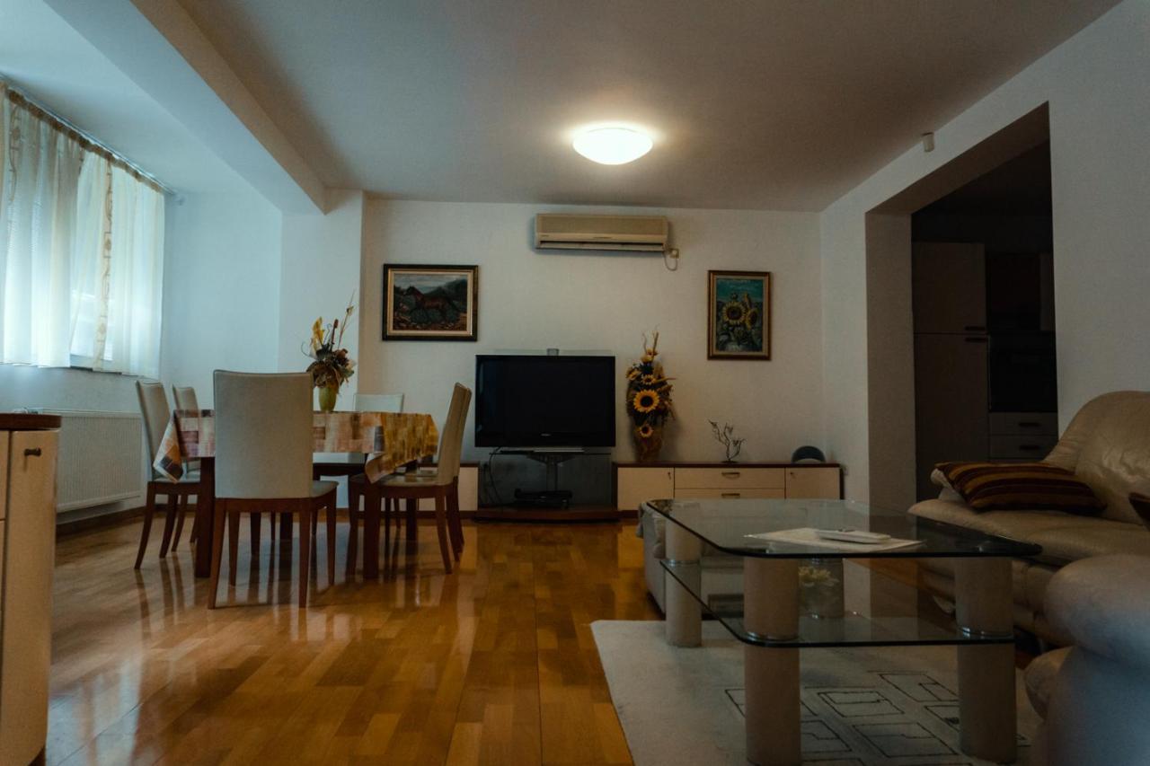 Holiday Home Rozic - Villa With Private Seasonal Heated Pool 모스타르 외부 사진