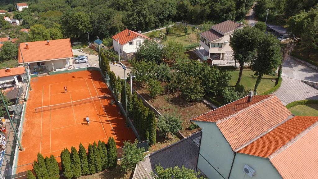 Holiday Home Rozic - Villa With Private Seasonal Heated Pool 모스타르 외부 사진